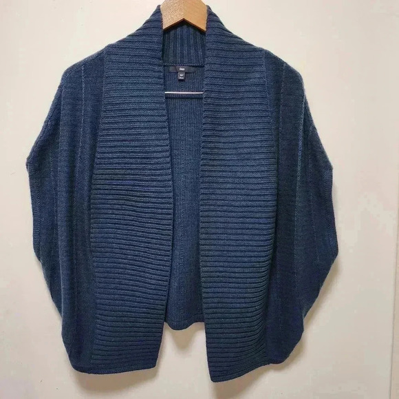 GAP-Sleeveless cardigan‎ sweater - Picture 1 of 3